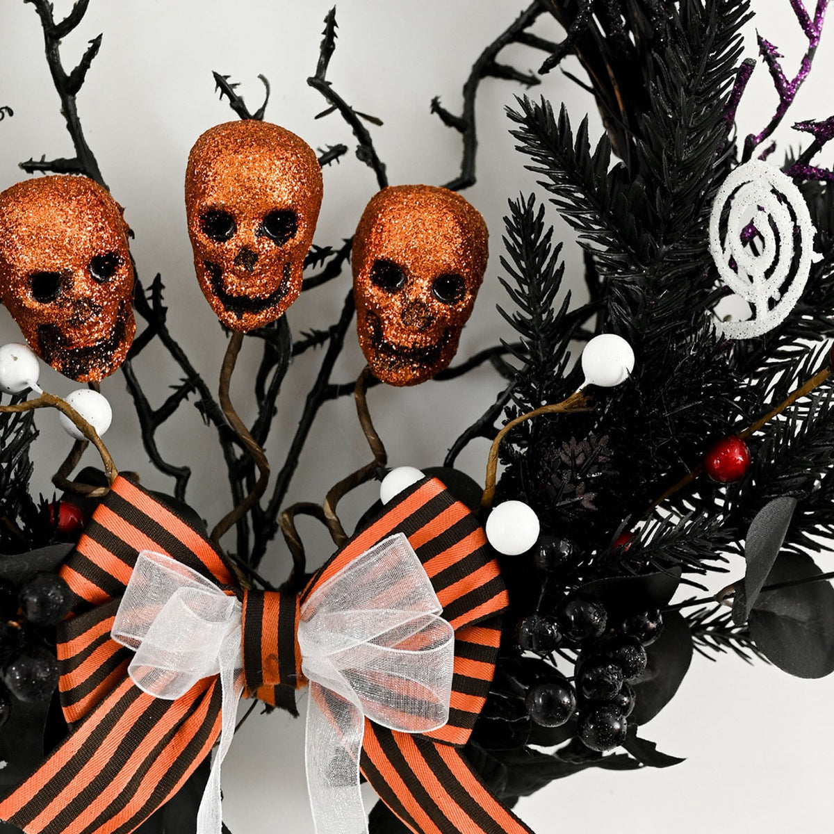 XGFHYJEH Halloween Skeleton Wreath, Halloween Wreaths for Front Door, Halloween Decorations, Halloween Home Wall Decor Ornaments
