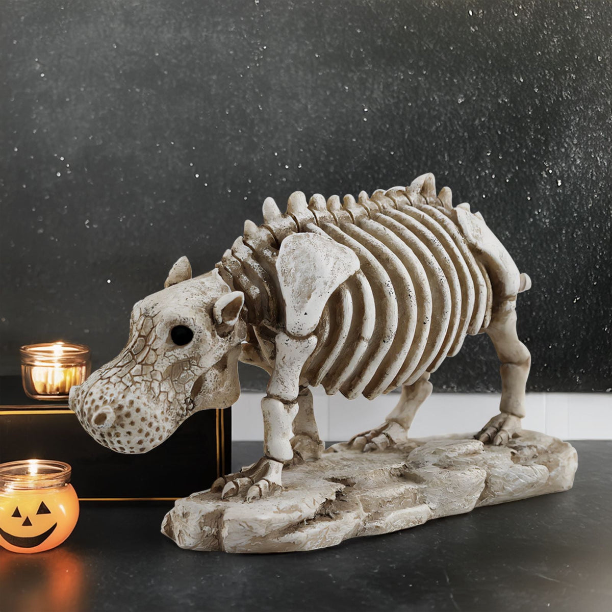 Realistic White Plastic Half Torso Skeleton Tabletop Prop, Detailed Human Half Skeleton Halloween Desktop Decor, Weatherproof Indoor Outdoor Reusable Spooky Party Ornament