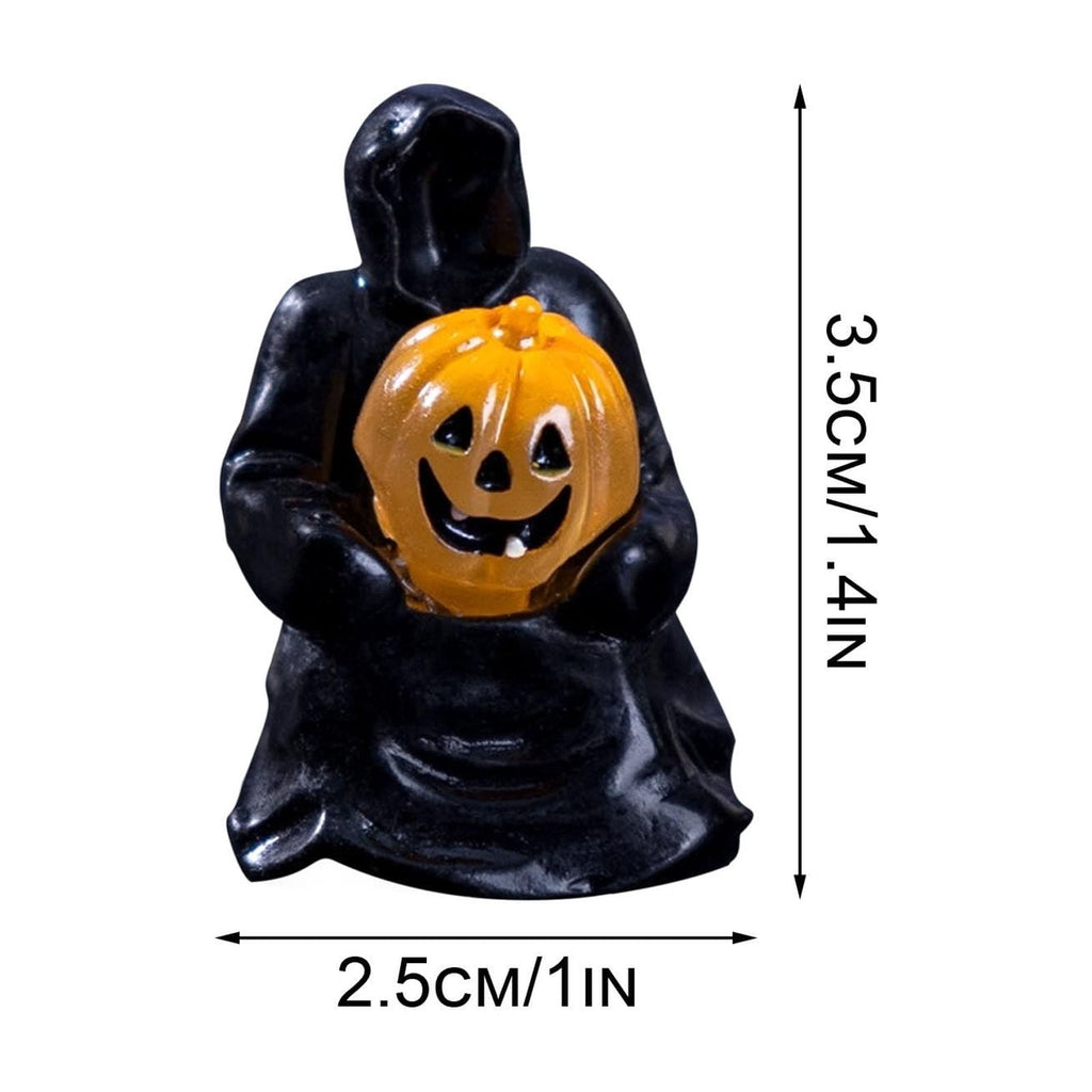 WKSCLPAI Halloween Miniatures Figures Mini Resin Figurines for Halloween Decorations, Halloween Party Favors Bag Fillers Garden Dollhouse Decor 12 Styles to Choose From, Skeleton Hugs