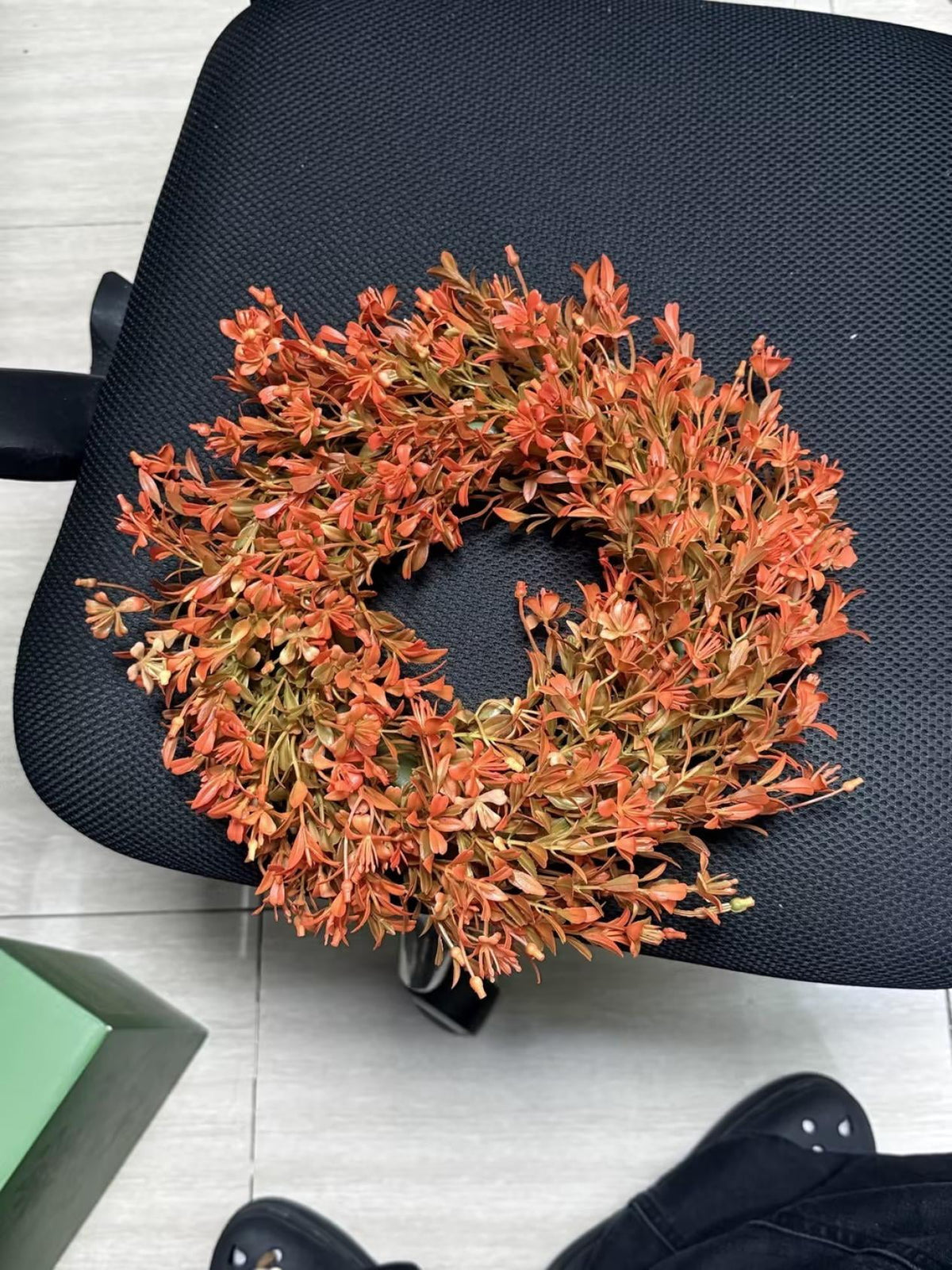 OKKVV Artificial Orange Fall Leaf Front Door Wreath, Rustic Autumn Foliage Twig Wreath, Harvest Thanksgiving Halloween Farm Window Wall Hanging Decor