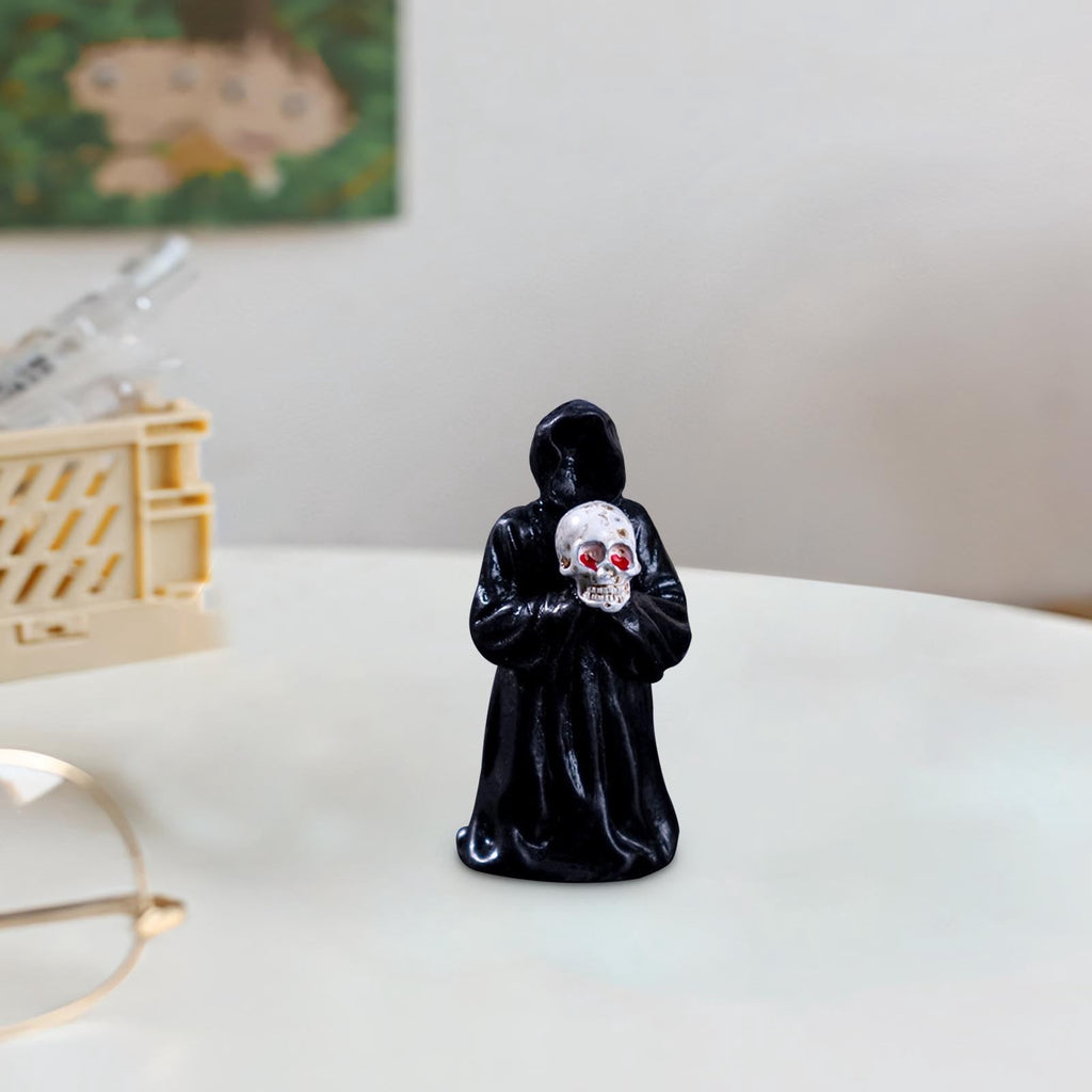 WKSCLPAI Halloween Miniatures Figures Mini Resin Figurines for Halloween Decorations, Halloween Party Favors Bag Fillers Garden Dollhouse Decor 12 Styles to Choose From, Skeleton Hugs