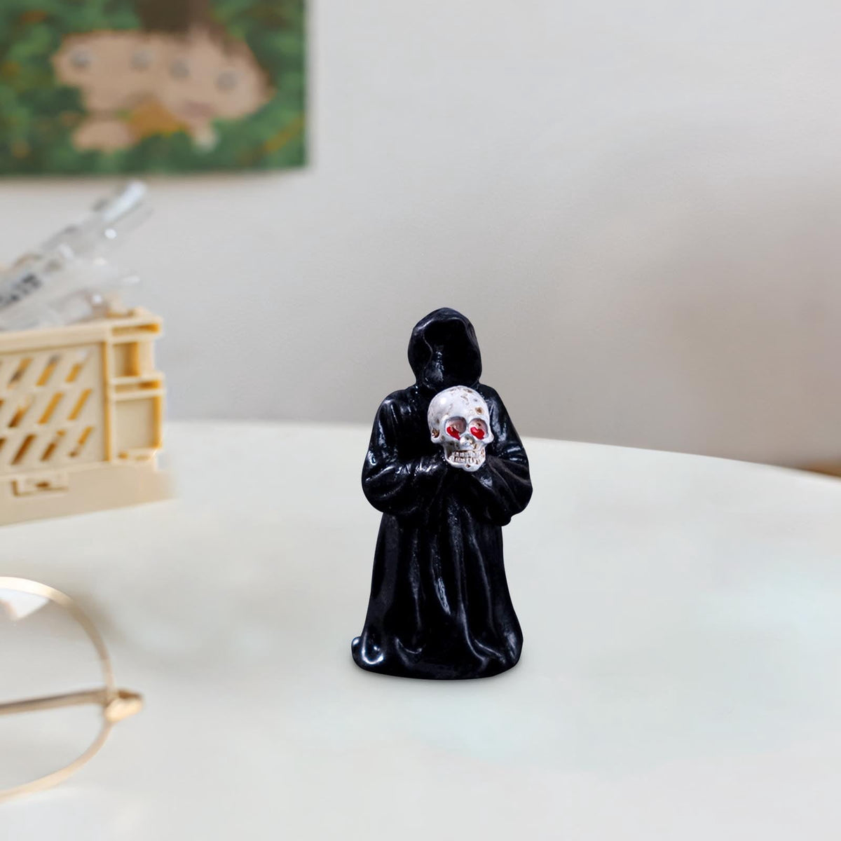 WKSCLPAI Halloween Miniatures Figures Mini Resin Figurines for Halloween Decorations, Halloween Party Favors Bag Fillers Garden Dollhouse Decor 12 Styles to Choose From, Skeleton Hugs