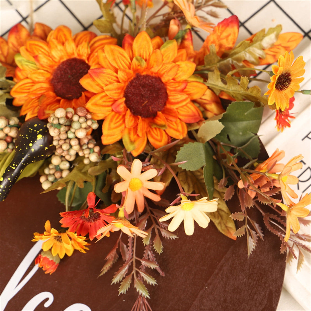 sruoe Halloween Decorations, Halloween Wreaths for Front Door, Artificial Wreaths, Indoor Outdoor Halloween Decor, Halloween Wreaths for Front Door, Halloween Party Decoration, Yard Decoration