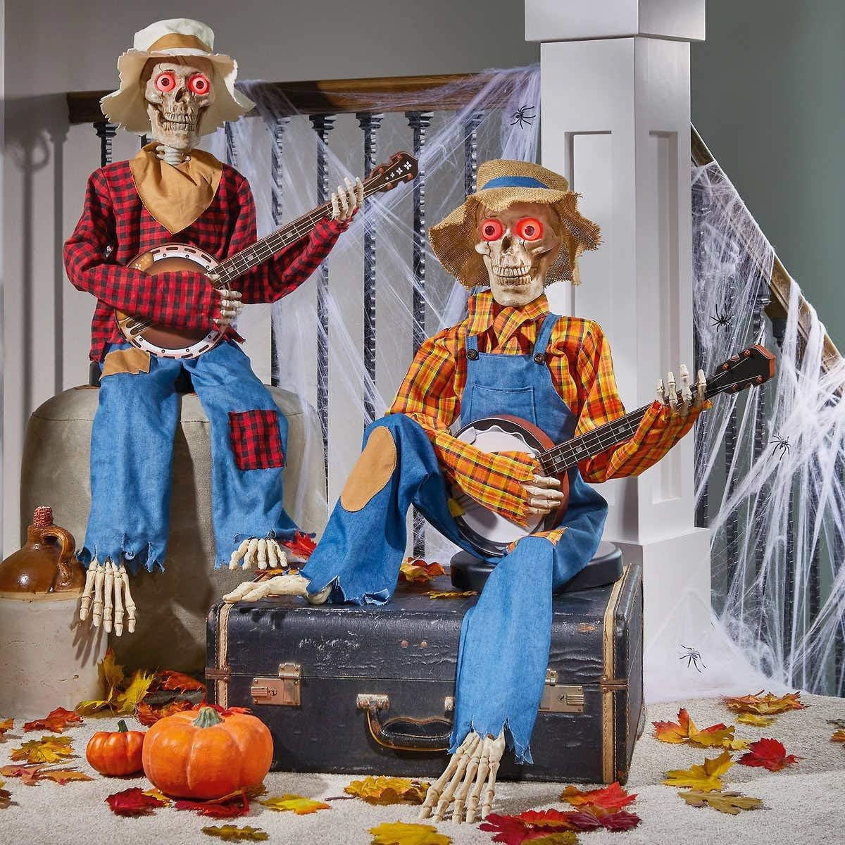 Halloween Animated Realistic Skeleton Decor, Vivid Ghostly Moving Skeleton Statue for Indoor Yard Party Haunted House Ornament