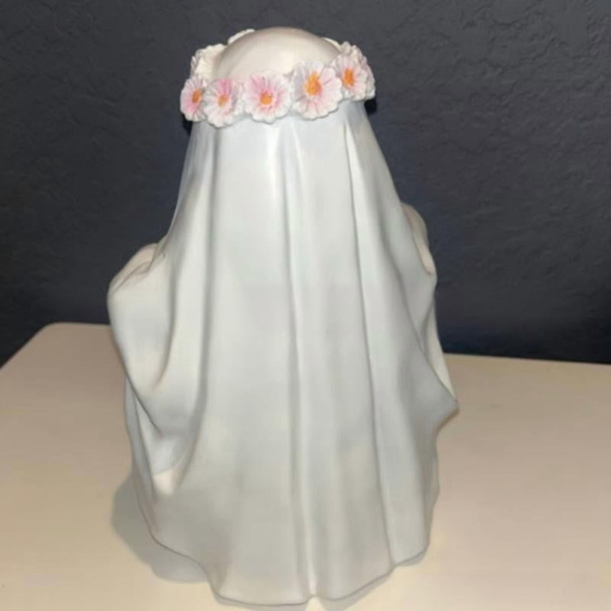 Halloween Ghost Figurine, Ghost Girl with Pink Bow & Hot Drink, Funny Ghost Statue Halloween Decor for Gift, Cute Spooky Tabletop Ornament for Home, Mantle, Desk & Party Decoration