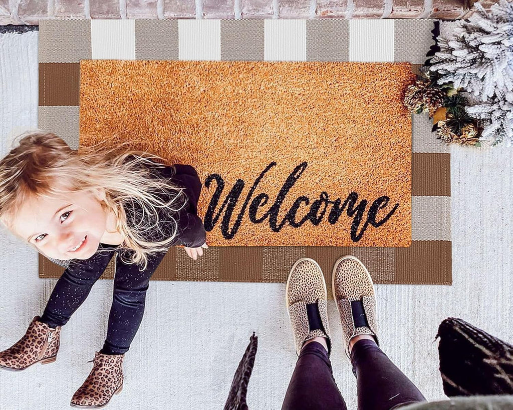 HearthHarmony Buffalo Plaid Area Rugs 2x3 Ft Brown and Black Checkered Rugs Washable Front Door Mat Hand Woven Cotton Outdoor Small Rug for Front Porch Kitchen Entryway Patio Bathroom