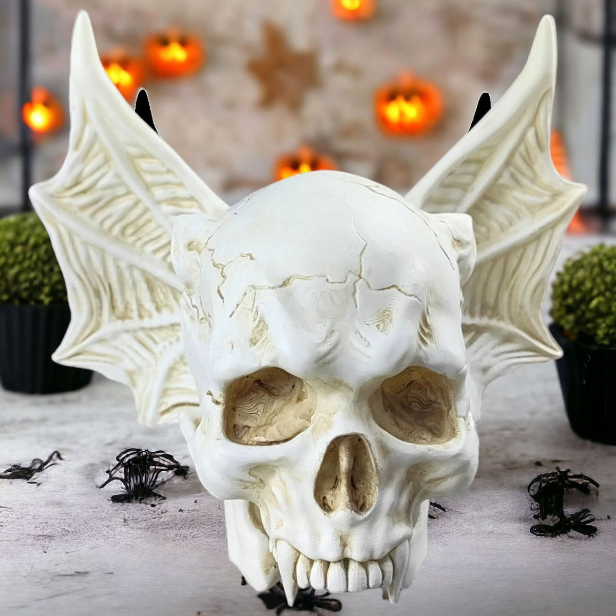 Halloween Bat-Eared Vampire Skull Decor, Gothic Resin Skeleton Figurine for Spooky Home/Party