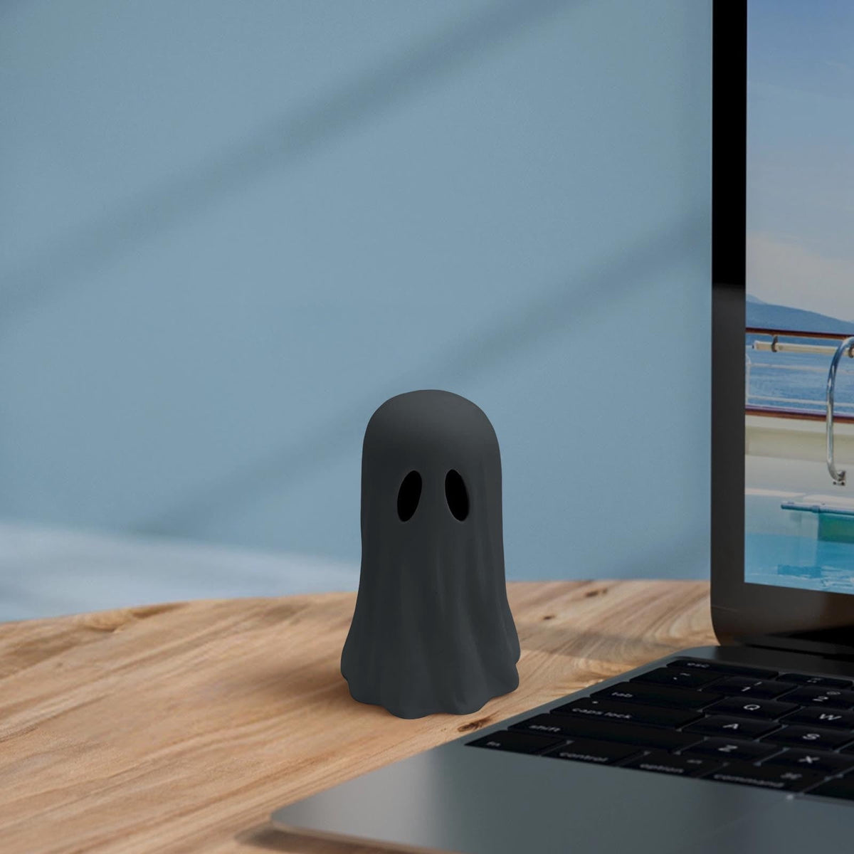 Resin Halloween Ghost Figurine, 10cm Black Spooky Ghost Statue for Mantel Tabletop Centerpiece Porch Indoor Cute Halloween Decor