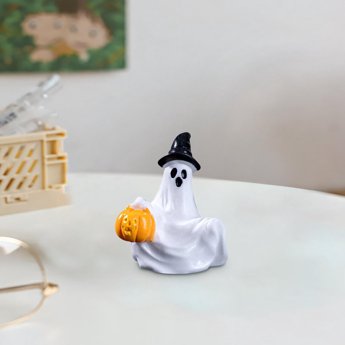 WKSCLPAI Halloween Miniatures Figures Mini Resin Figurines for Halloween Decorations, Halloween Party Favors Bag Fillers Garden Dollhouse Decor 12 Styles to Choose From, Skeleton Hugs