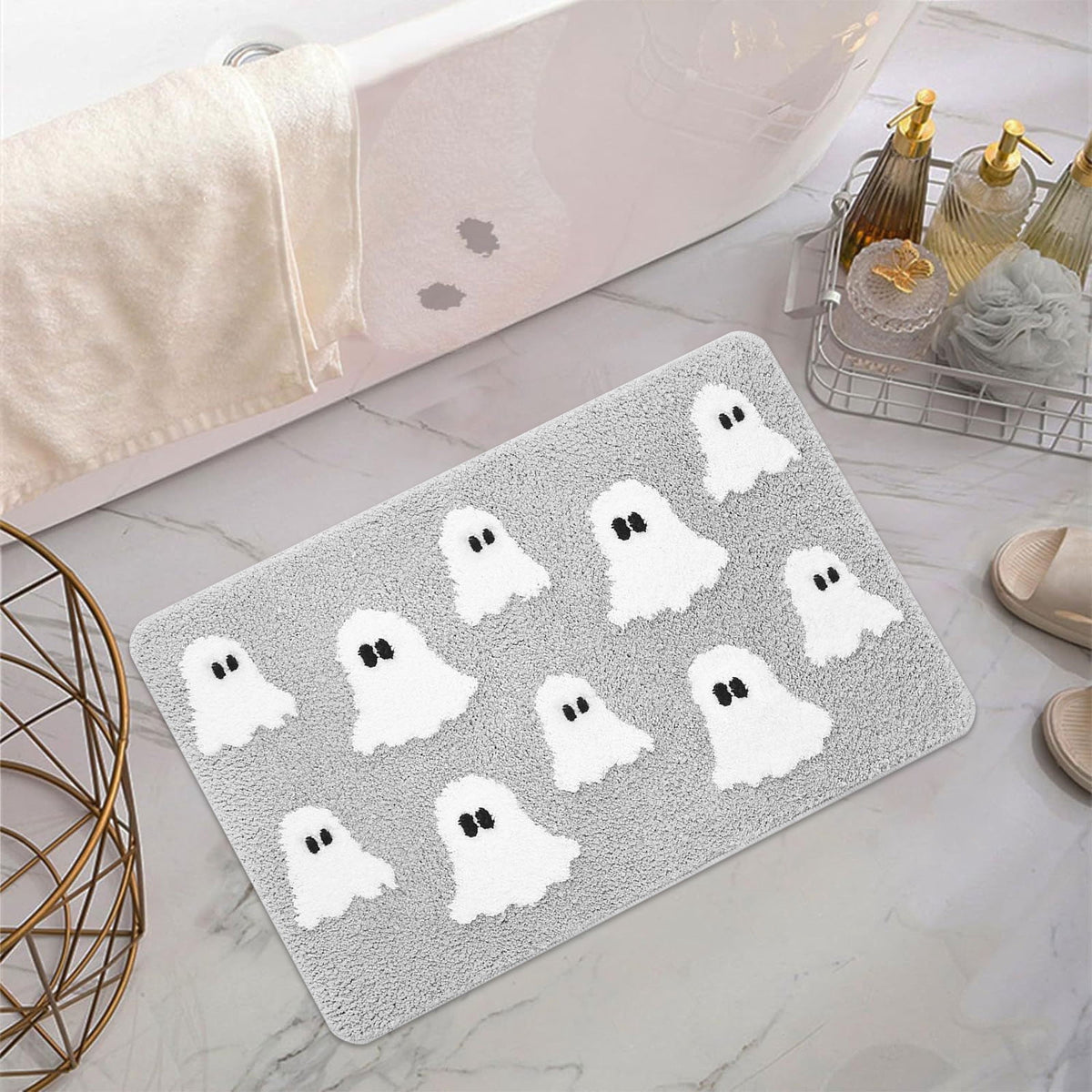 Konghyp Halloween Doormat Outdoor Welcome Mat, Unique Ghost Design, Quality Material for Holiday Decor, Indoor Outdoor Use, Festive Floor Mat for Halloween Party