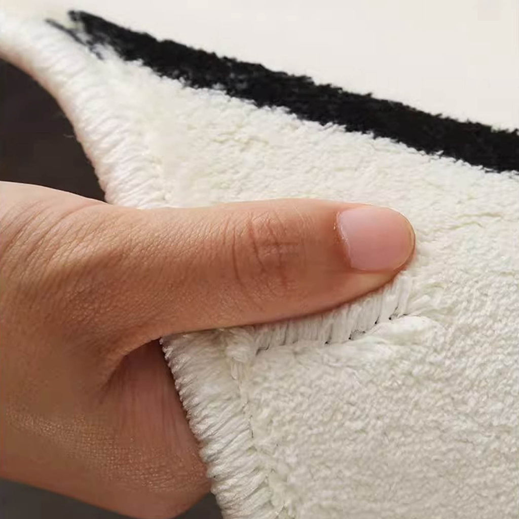 HHBEAUTY Black Ghost Bath Mat Soft Halloween Bathroom Rug Non Slip Cute Spooky Ghost Bathroom Decoration Shaggy Plush Microfiber Rug Halloween Decor for Home Bedroom Shower Floor, 15.75 x 23.62"