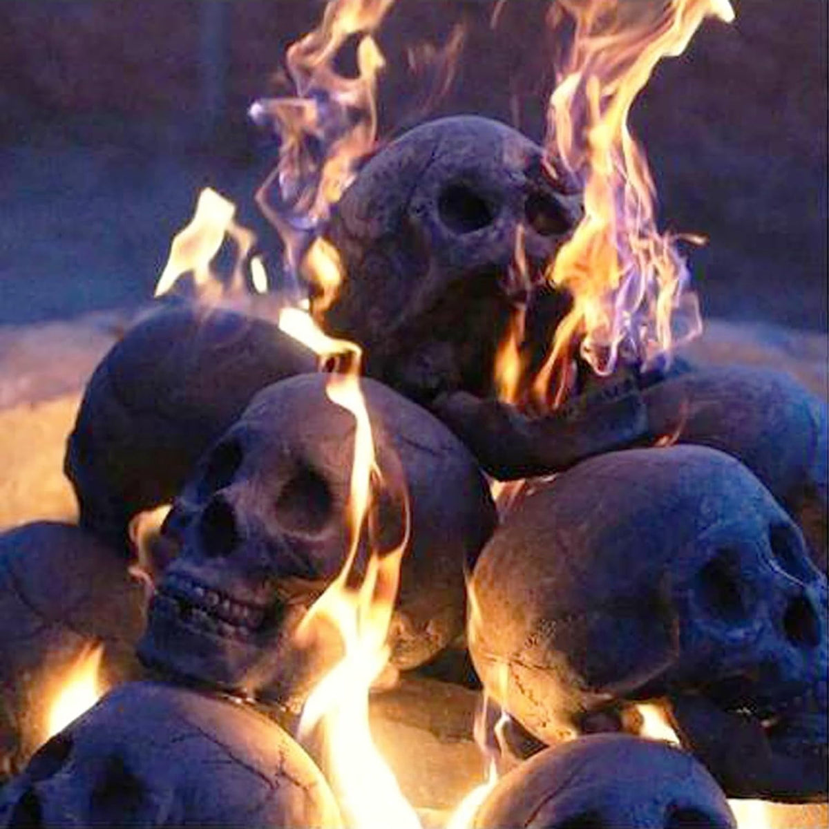 XGFHYJEH Halloween Fire Pit Skull Decoration, Reusable Fireproof Human Skull Gas Log for Indoor Outdoor Fireplaces Bonfire, Ceramic Simulation Halloween Skull Props, Halloween Horror Skulls Decor