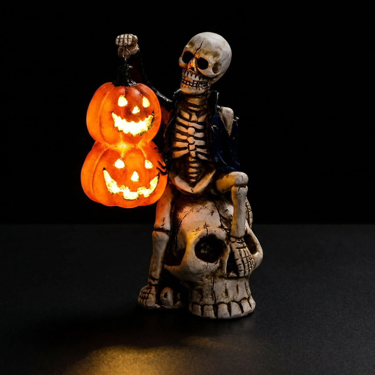 Hotyverty Vintage Window Skeleton Resin Wall Figurine, Gothic Indoor Wall Decor for Door Mantel, Creative Halloween Gift for Halloween Party Decor Enthusiasts