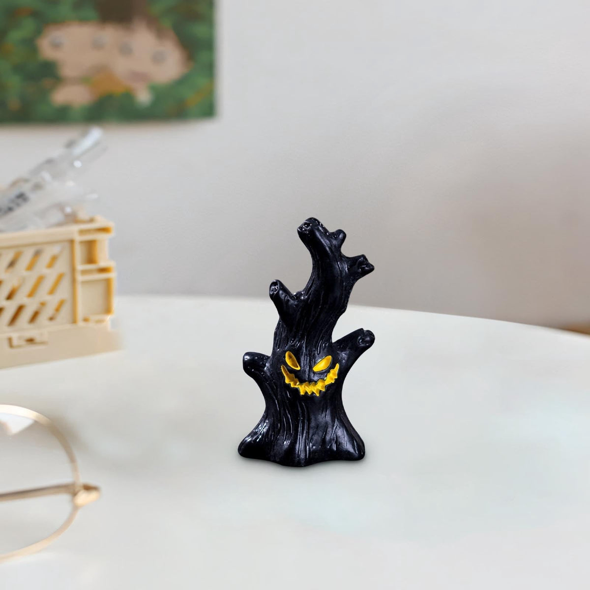 WKSCLPAI Halloween Miniatures Figures Mini Resin Figurines for Halloween Decorations, Halloween Party Favors Bag Fillers Garden Dollhouse Decor 12 Styles to Choose From, Skeleton Hugs