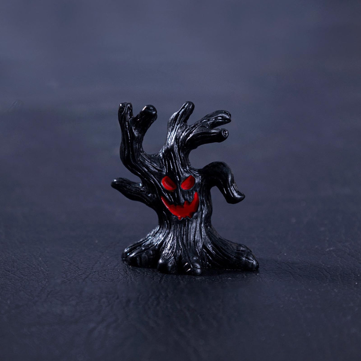 WKSCLPAI Halloween Miniatures Figures Mini Resin Figurines for Halloween Decorations, Halloween Party Favors Bag Fillers Garden Dollhouse Decor 12 Styles to Choose From, Skeleton Hugs