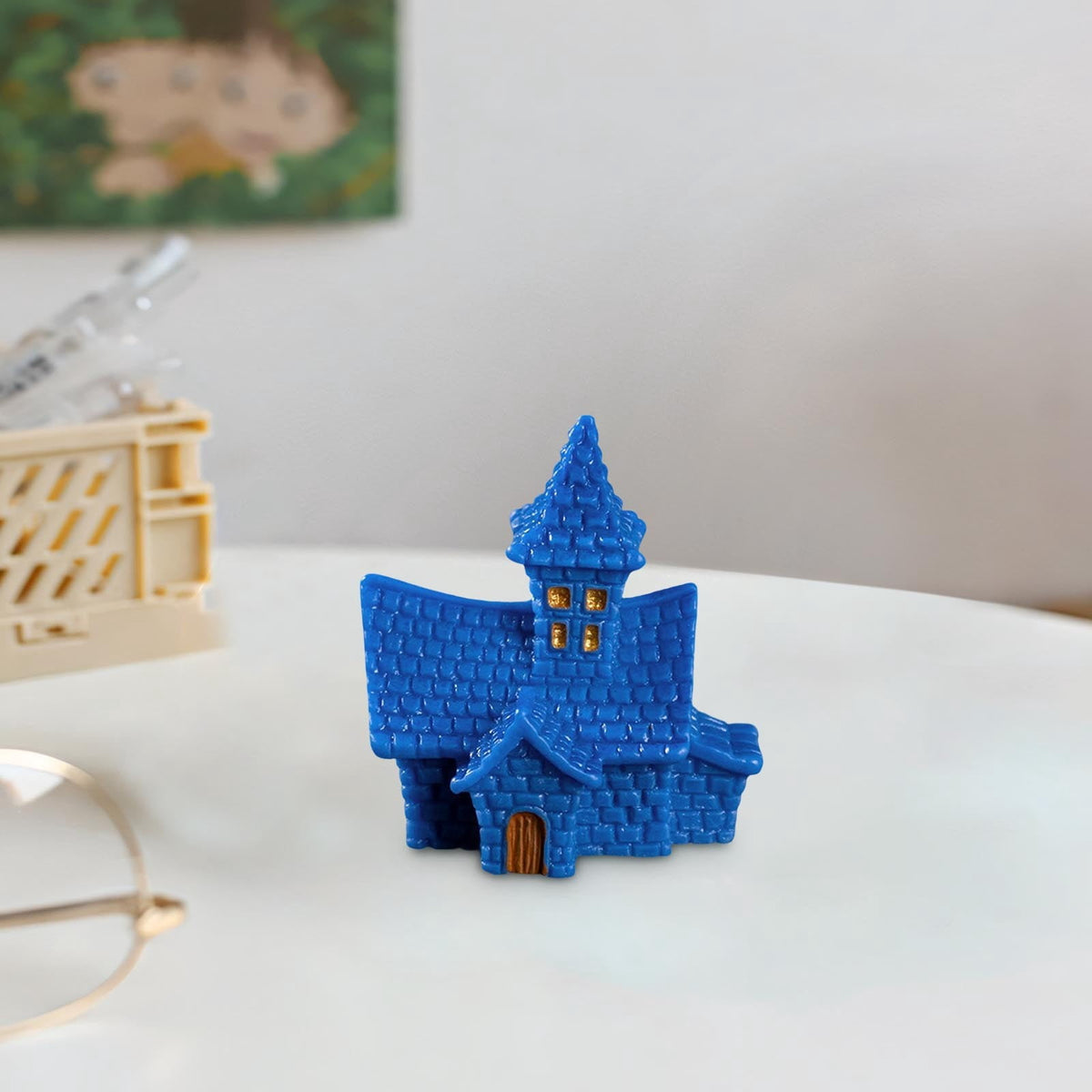 WKSCLPAI Halloween Miniatures Figures Mini Resin Figurines for Halloween Decorations, Halloween Party Favors Bag Fillers Garden Dollhouse Decor 12 Styles to Choose From, Skeleton Hugs